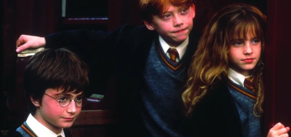 „Harry Potter und der Stein der Weisen“ im Ferienkino – Jetzt Ticket(s) sichern! Szenenbild aus „Harry Potter und der Stein der Weisen“